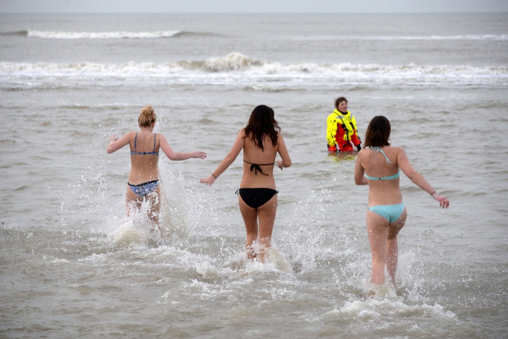 ../Images/Nieuwjaarsduik Nederzandt 2016 114.jpg